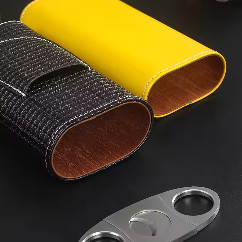 Portable Leather Cigar Humidor - огляд і ціна Cigar Cutter Set