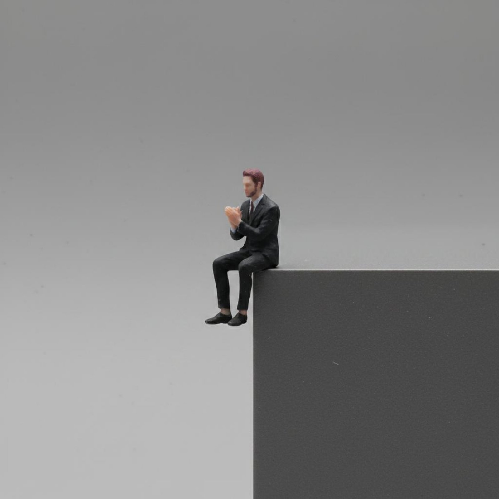 1:64 Scale Sitting Man Figure  - огляд і ціна Men Accessories For Suit